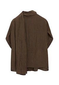 Brunstribet skjorte med åben front, der har krave og lange ærmer. Stoffet er let og har en blød tekstur. Designet er rummeligt.