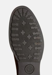 Marks & Spencer SUEDE CASUAL BOOTS - Botines con cordones - brown
