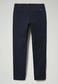 Donkerblauwe katoenen broek met een gladde textuur, slim fit en twee achterzakken. Afgewerkt met een duurzame tailleband en nette naden.