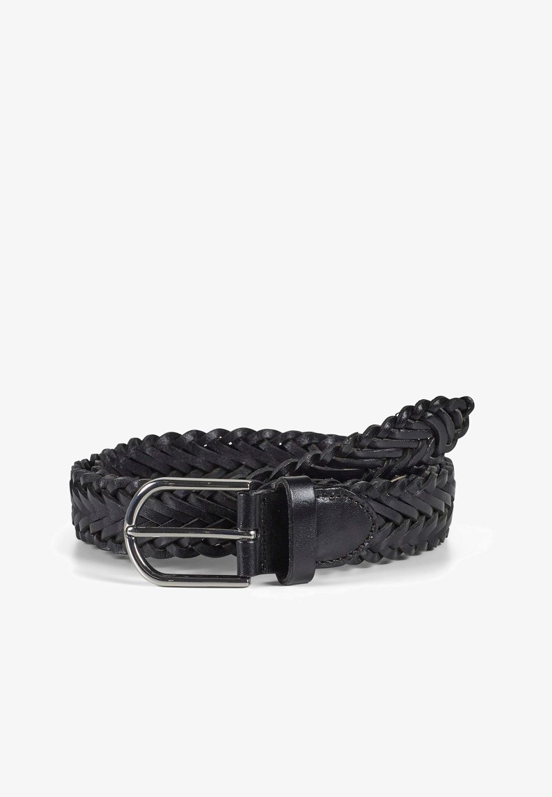 Schwarzer geflochtener Leder-Gürtel mit einer silbernen Metallschnalle und einem eleganten Design. Die Struktur ist glatt mit einem geflochtenen Musterdetail.