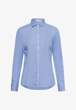 Gestreifte Button-up-Bluse mit schmalen blauen und weißen vertikalen Linien, einem Kentkragen, langen Ärmeln und einem abgerundeten Saum. Hergestellt aus glattem Stoff.