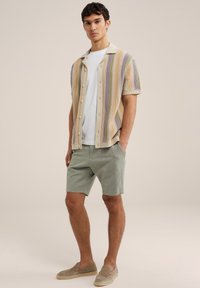 Thumbnail Image 2