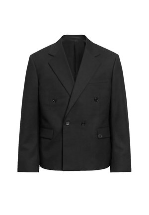 Svart dobbelspent blazer med hakkeslag, fire knapper, to klaffelommer og en brystlomme med innstikk, vist på hvit bakgrunn.