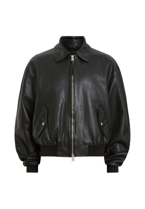 Sort læder bomberjakke med en glat tekstur, ribstrikkede manchetter og kant, to sidelommer og en lynlåslukning foran. Klassisk krave.