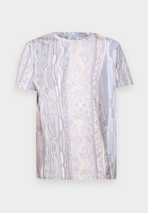 Kortærmet t-shirt med et tekstureret mønster i bløde beige og grå nuancer, med rund halsudskæring og en afslappet pasform.