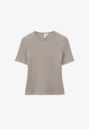 Camiseta de manga corta beige con cuello redondo. Fabricada en tejido acanalado, con un corte recto y una textura suave. Diseño minimalista.