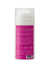 Bottiglia di plastica con tappo bianco, dotata di un'etichetta rosa con dettagli del prodotto in testo bianco. Contiene ingredienti naturali per la cura della pelle.