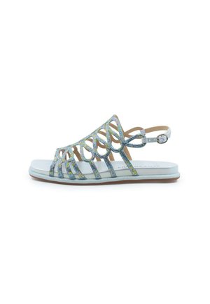 Sandali azzurri chiari con un design di cinturini in strass multicolori, punta aperta, suola piatta e un cinturino alla caviglia regolabile.