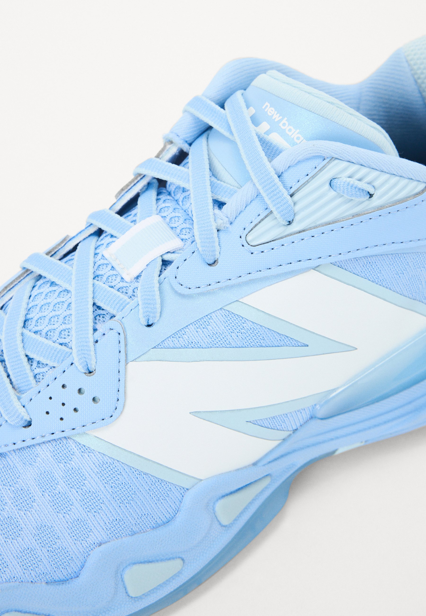 New Balance HESI LOW V2 UNISEX - Basketball shoes - electric