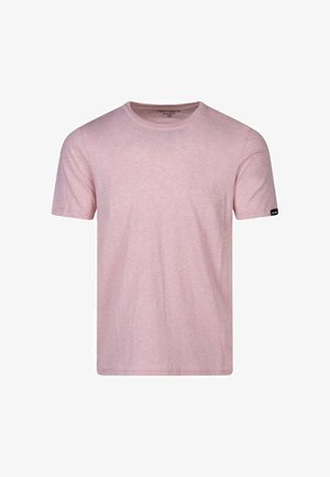 T-shirt rose clair à manches courtes et col rond avec une petite étiquette noire sur la manche gauche, sur fond blanc.