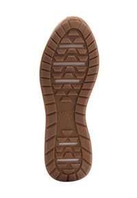 Braune Gummisohle mit einer strukturierten, gemusterten Unterseite, die Tragrillen und zwei horizontale Rillen für Flexibilität aufweist.