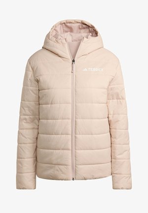 Lichtroze pufferjack met een capuchon, voorzien van een ritssluiting en het TERREX-logo aan de bovenkant van de linkerkant.