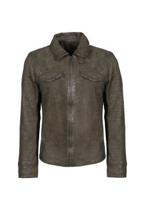 Veste en cuir marron pour homme avec fermeture éclair à l'avant, deux poches poitrine à rabat avec bouton-pression et un col montant sur fond blanc.