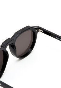 Hawkers WARWICK VENM HYBRID - Akiniai nuo saulės - black