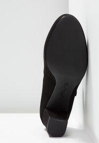Unisa Escarpins à plateforme - black