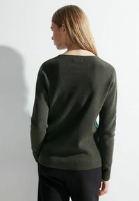 Cecil MIT WORDING - Strickpullover - grün