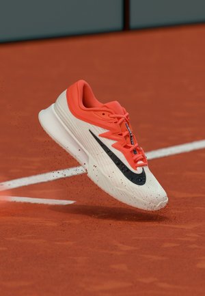 ZOOM VAPOR 3 CLAY - Παπούτσια τένις για χωμάτινα γήπεδα - sail/black/turf orange/blue ribbon