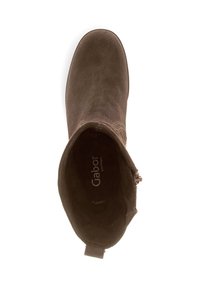 Bruine suède enkellaars met gebogen vorm, ritsdetail en een zachte textuur. Bevat het 'Gabor comfort' logo op de binnenzool.