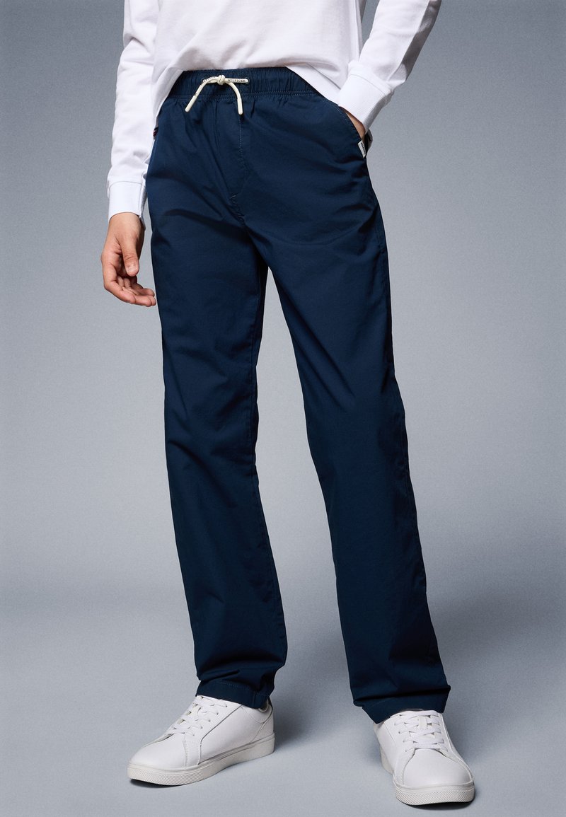 Tommy Hilfiger - REGULAR PULL ON PANT - Stoffhose - dark night navy, Vergrößern