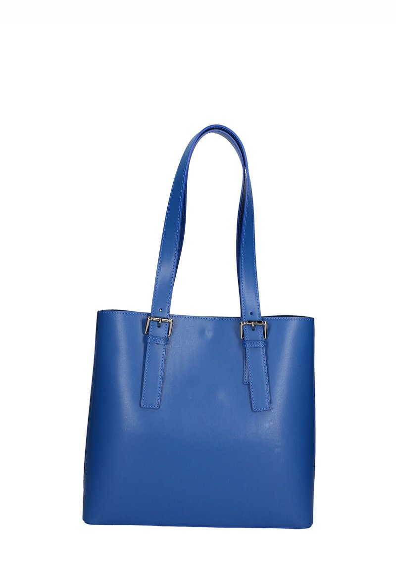 Blauwe leren tote bag met twee platte handvatten, een rechthoekige vorm, een gladde oppervlakte en hardware in zilverkleur bij de basis van de handvatten.