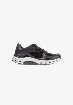 Zwarte sportieve schoenen met een mix van leer en mesh. Beschikken over een stevige witte zool met ventilatiegaten, gestructureerde accenten en veters.
