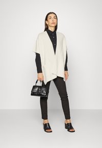 Cream UMBA CARDIGAN - Casaco de malha - eggnog