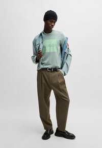 HUGO DULIVE - T-shirts print - open grey fourteen