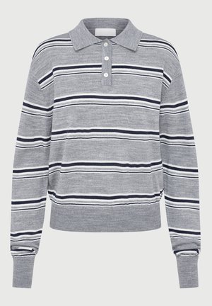 Langermet strikket polo genser i heather grå med marineblå og hvite horisontale striper, knappet krage og ribbestrikkede mansjetter og kant.