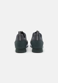 EA7 Emporio Armani LACES UNISEX - Tenisice - silver