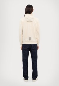 EA7 Emporio Armani TRAIN CORE HOODIE - Majica s kapuljačom - whitecap gray