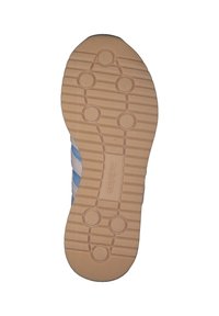 La suola delle scarpe Adidas presenta una gomma leggera di colore marrone chiaro con pattern di grip circolari e ovali, completata da sezioni superiori in blu e crema.