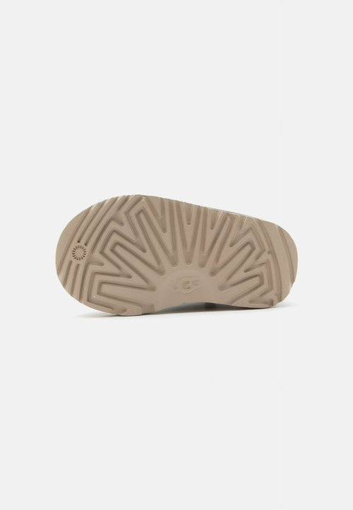 UGG Botas Classic Ultra Mini - Shaded Clover — foto 5
