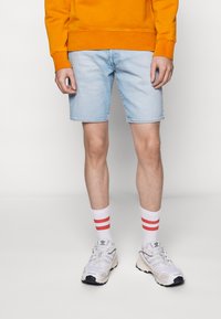 Levi's® 501® ORIGINAL - DENIM SHORT - Calções de ganga - mountain super bleach