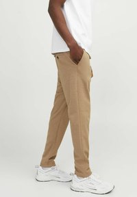 Jack & Jones JPSTMARCO JJCOOPER - Chino - elmwood