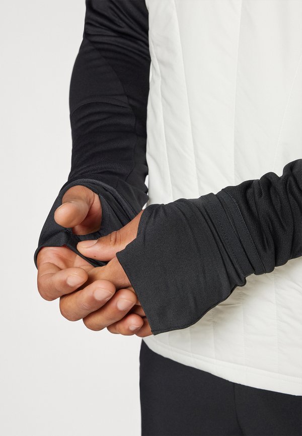 MANCHESTER UNITED TIRO WINTERIZED - Club wear3