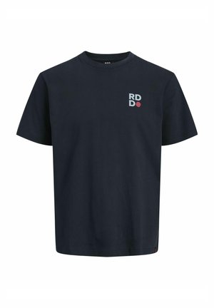 Camiseta de algodón azul marino de manga corta, con escote redondo, que presenta "RD" en azul claro y un diseño de punto rojo en el pecho.