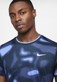 Nike Performance Camiseta deportiva - armory navy/white