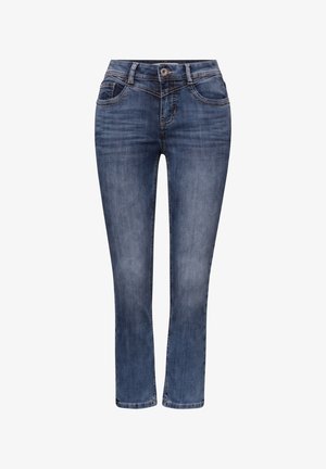 Jean en denim bleu délavé avec bouton à l’avant, fermeture éclair et design cinq poches, présenté de face sur fond blanc.