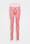 SAGA PANTS - Βάση - strong red