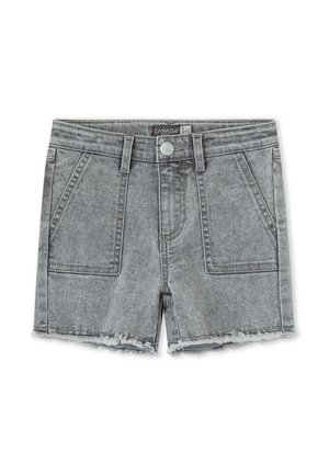 Pantalones cortos de mezclilla gris con dobladillos deshilachados, botón y cremallera frontal, dos grandes bolsillos delanteros y presillas para cinturón.