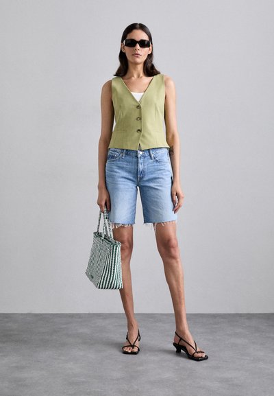 Mother DOWN LOW UNDERCOVER FRAY SUPERIOR - Jeansshorts - material girl