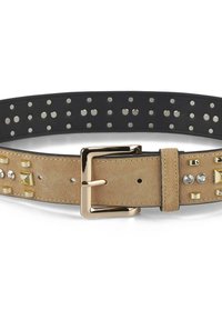 Tan en zwarte riem met gouden hardware, studded versieringen en een gladde textuur. De riem is breder aan de voorkant met decoratieve accenten.