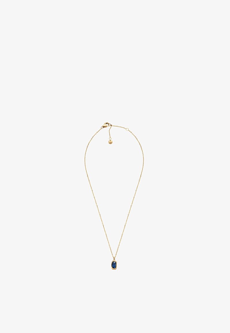 Collana in oro con un pendente rettangolare blu e una montatura testurizzata, chiusura a moschettone.