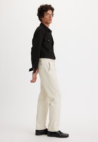 Levi's® AUTHENTIC - Chinos - chalky white