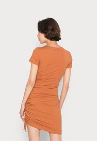Even&Odd Vestido de malha - brown