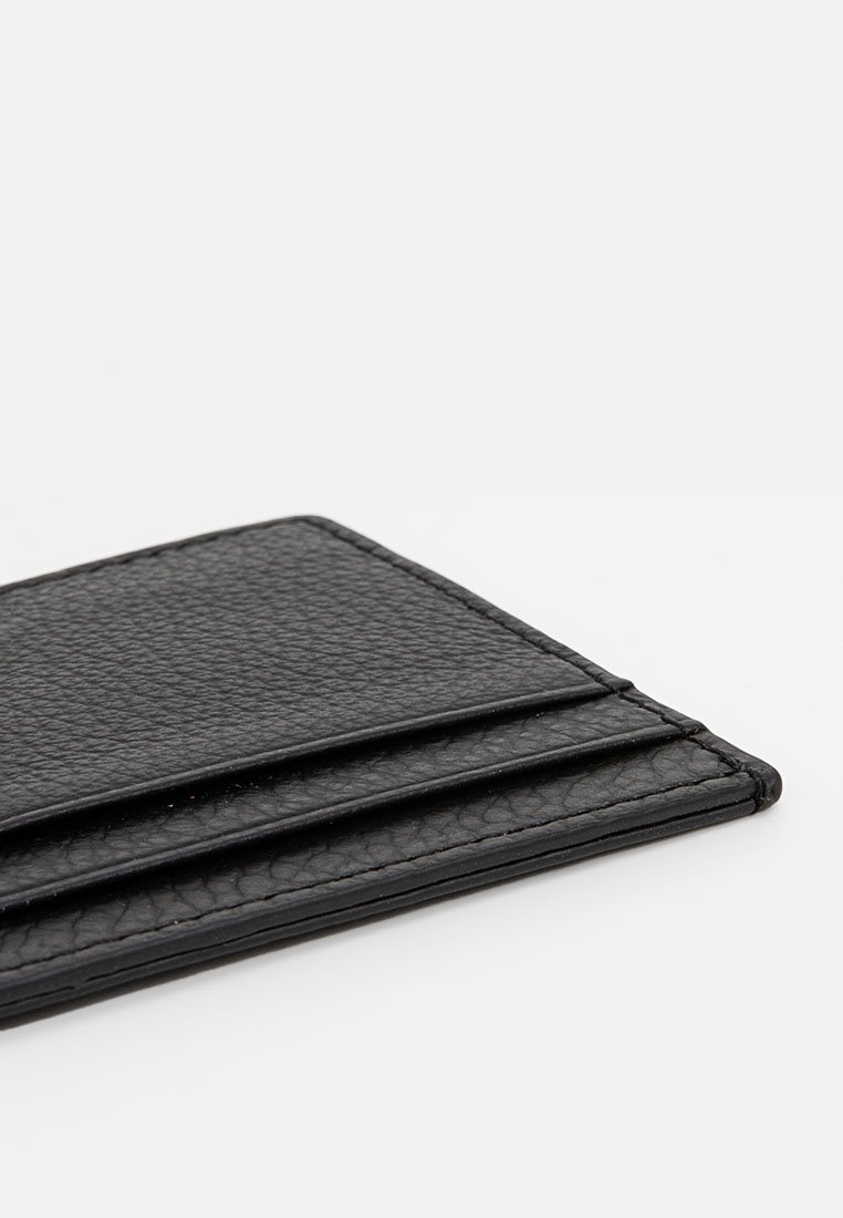 Schwarze Lederbörse mit strukturierten Oberflächen, die mehrere Kartenfächer und ein schlankes Profil bietet. Saubere Kanten und minimalistisches Design.