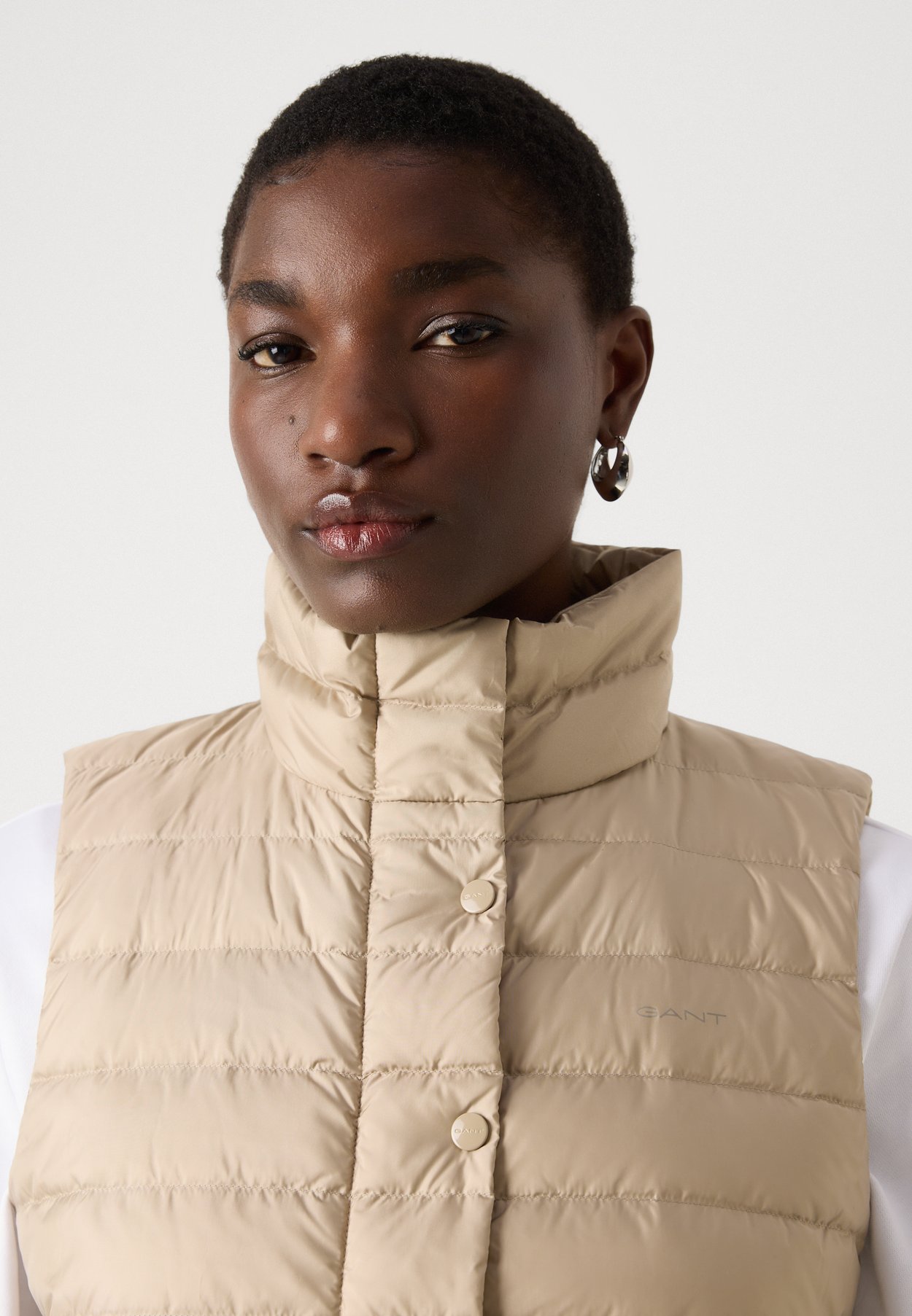 LIGHT VEST