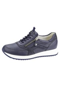 Marinblå lädersneakers med texturerad yta, snörning framtill, sidodragkedjedetalj och vit mellansula, med rund tå och gummisula.