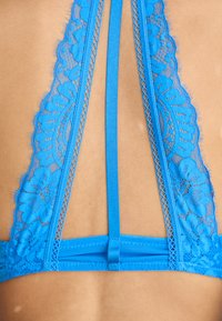 Hunkemöller MILAAN - Reggiseno push-up - blue