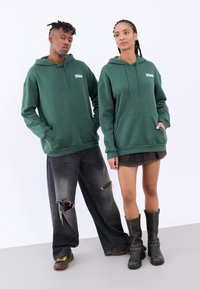 YOURTURN by Zalando - UNISEX - Hoodie - green Thumbnail Image 1